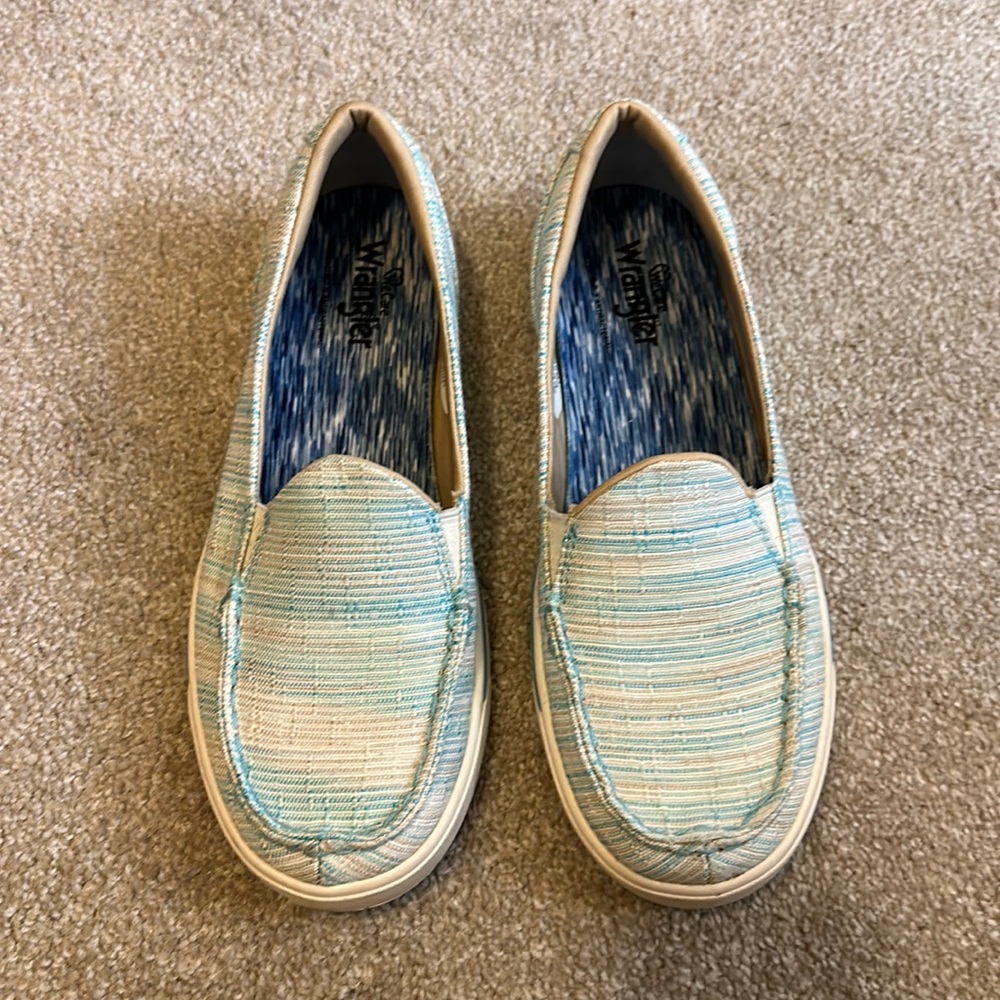 Women’s Light Blue Wrangler Slip On Shoes 8.5